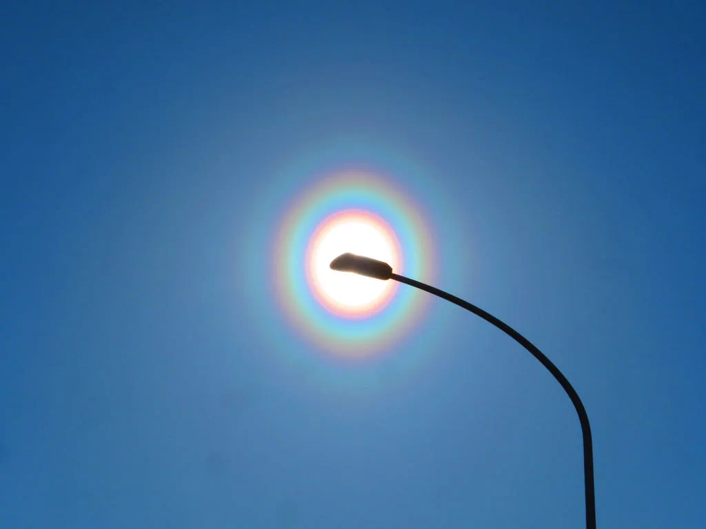 この季節は辛い！肉眼でも確認できる場合がある花粉光環という現象が多発している模様！！