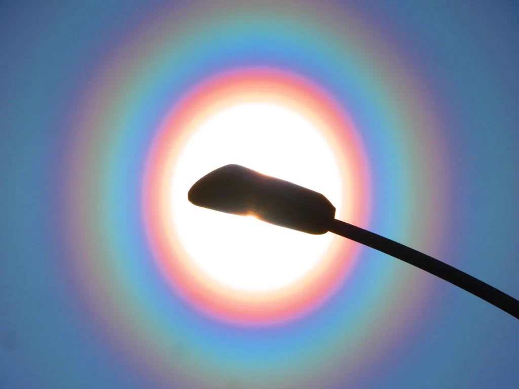 この季節は辛い！肉眼でも確認できる場合がある花粉光環という現象が多発している模様！！