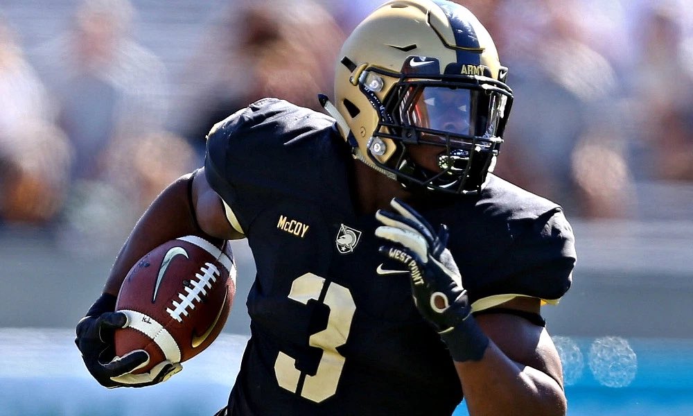 mjflowers_'s tweet photo. Extremely blessed to receive my first Division 1 offer from Army West Point! 🙏🏽 @coachmac98 @ColerainFtball https://t.co/fUOnNUmKMy
