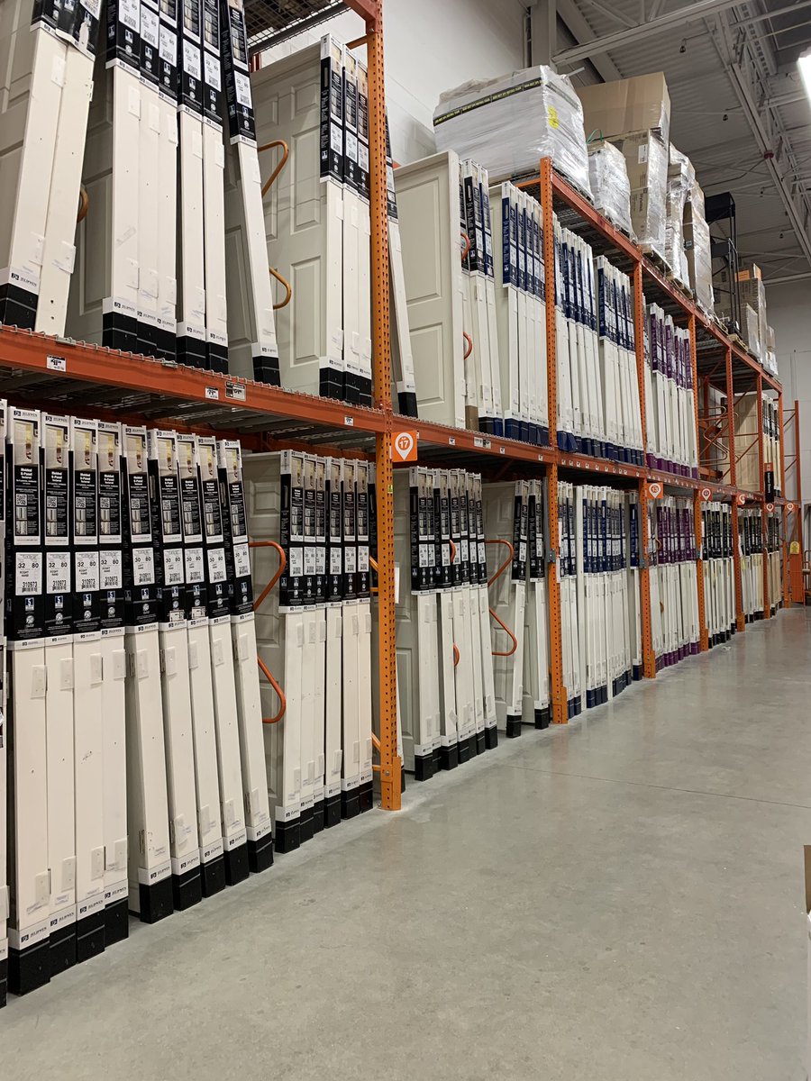 terryjean44's tweet image. April has her door aisle looking like a library! #instock #shelfavailability @JasonHatkowski @HouleHeather @BrandonReinoehl @BigMoe338 @bobsaniga @medjajo @kristenihd