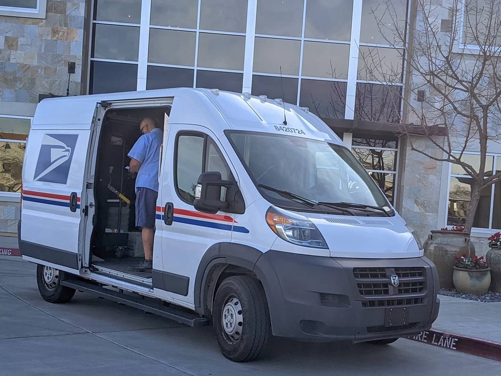 JustCarsTrucks's tweet photo. #Dodge #DodgeRamProMaster #RamProMaster #ProMaster #USPS #JustCarsandTrucks #cars #trucks #luxurycar #junkcar #car #truck #jeep #suv #van #minivan #sedan #pickuptruck #pickup #coupe #wagon #stationwagon  #Fresno #California #UnitedStates #ÉtatsUnis

#Peu… https://t.co/e3OxdUOjAt https://t.co/S0v6j2MU2z