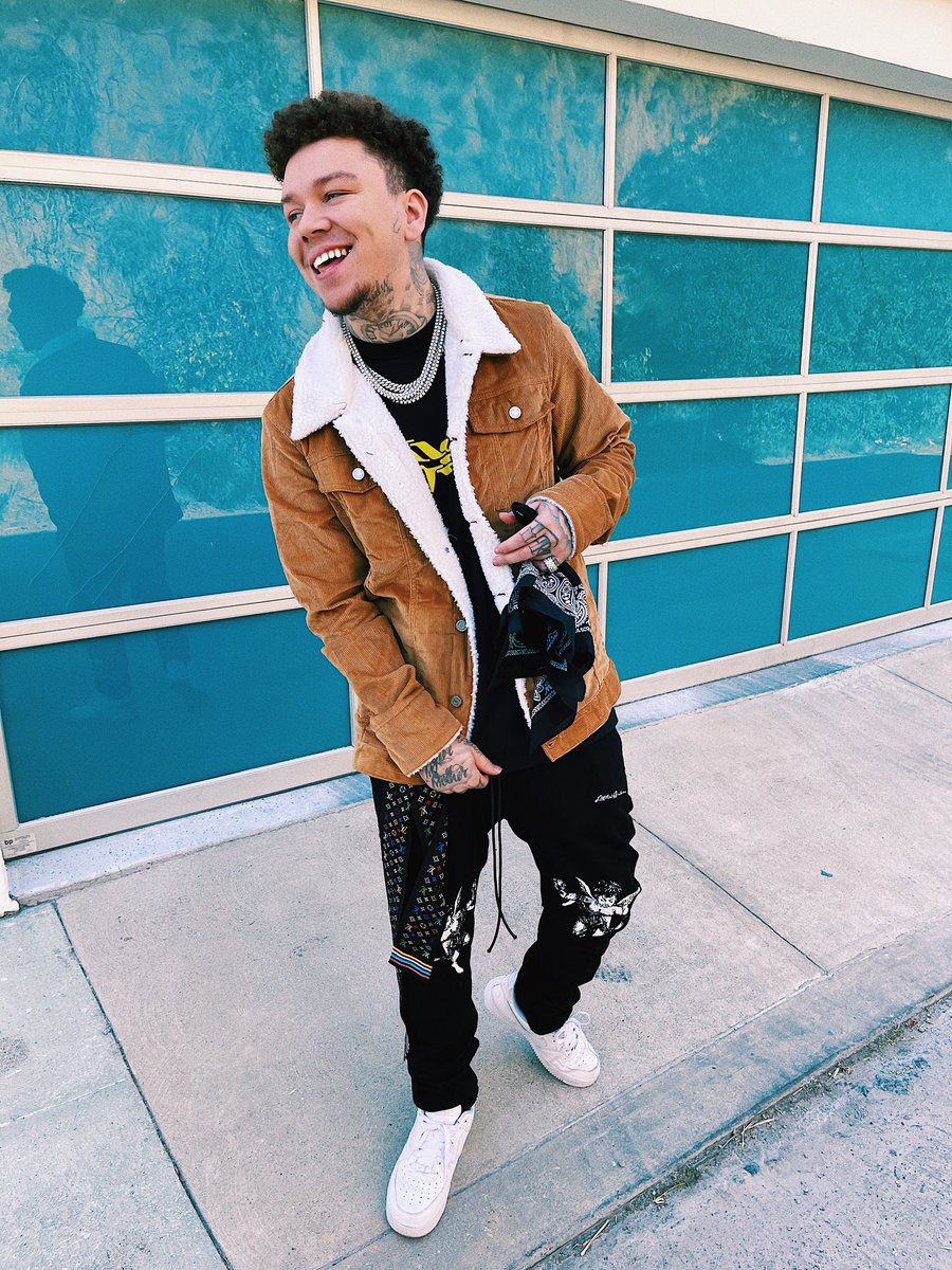 PHORAONE's tweet photo. World turned me heartless **🖤🎱 https://t.co/nnrgOtiQcv
