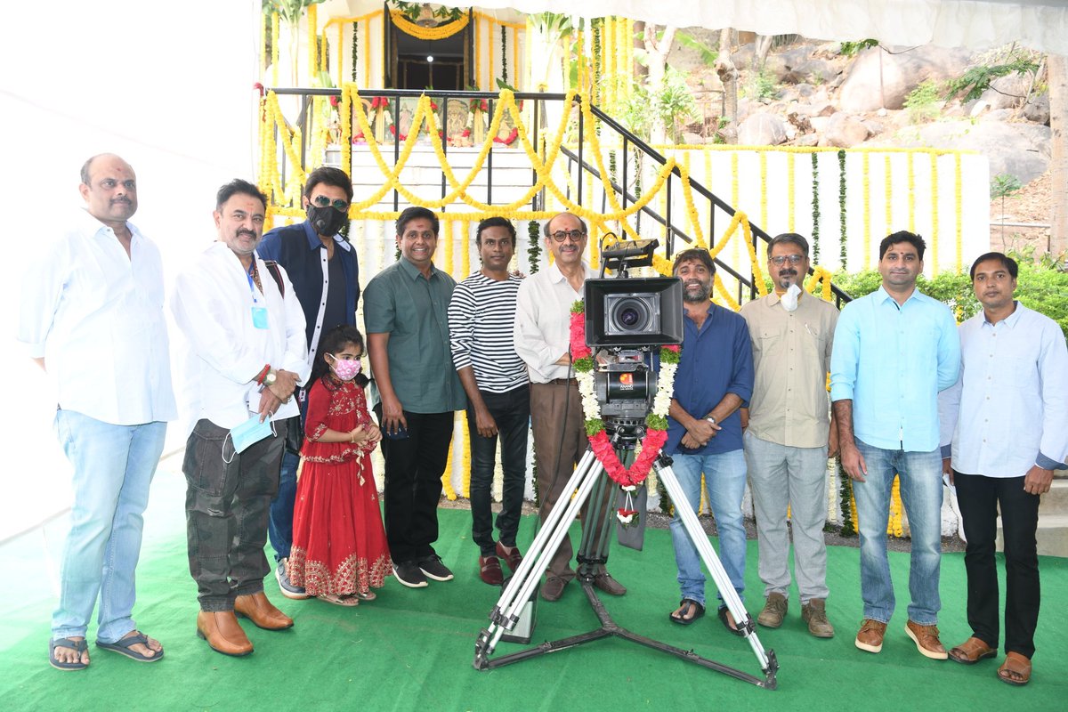 tollywoodvolume's tweet photo. And the saga continues...Announcing Drushyam 2 ! On floors soon ❤️
#Drushyam2 #Drushyam2Begins
@VenkyMama #MeenaSagar #JeethuJoseph @aashirvadcine @antonypbvr @SBDaggubati #RajkumarTheatres @anuprubens
#SatheeshKurup @SureshProdns 
#movievolume #tollywoodvolume https://t.co/JknOKL5Cup