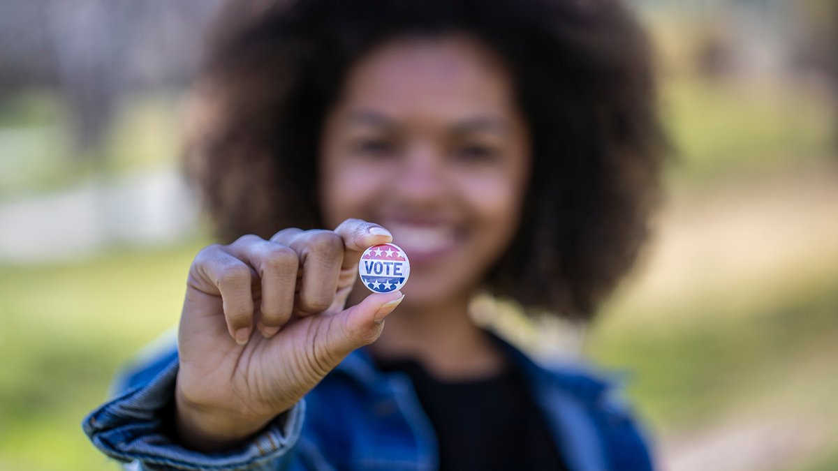 QUT's tweet image. Why do people share tweets from US political parties? New paper by #QUTBusiness Research student, @KCrow_, shows the use of certain words lead to more RTs when aligned with the political motivations of the audience. #QUT #Research #IIMUdaipur bddy.me/2OjLwxD