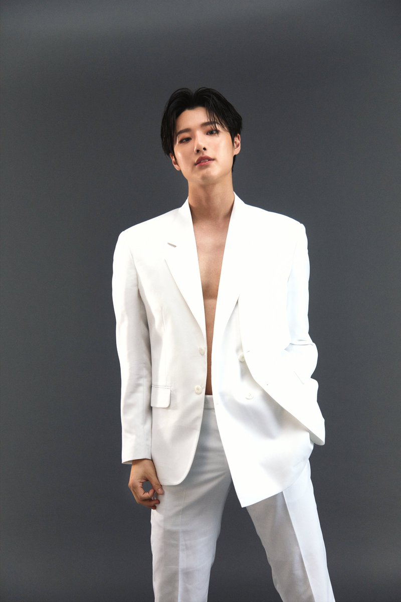 🔥 HOT 🔥 한 반응에 감사드리며,,
 
#무즈 잘알 #끌레드벨 이 
2차로 공개하는 #승연 이 화이트 슈트 😤

화이트 컬러까지 찰떡으로 소화하는
#WOODZ 보고가세요 👀

#Cledbel #조승연 #화이트슈트