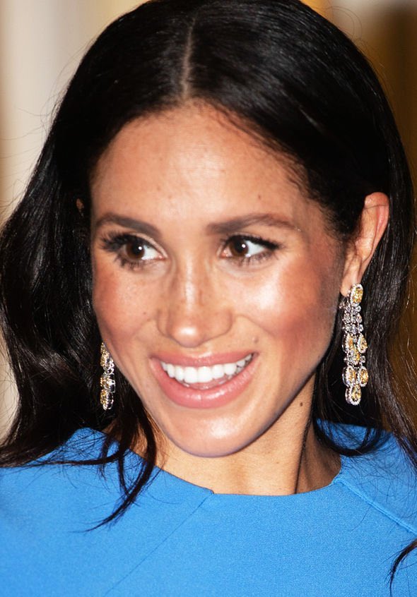 DuchessCofC's tweet photo. 💎 So when M went to pick out jewelry for her tour, she likely got 3-5 pieces to choose from. The staff had a choice to tell her the provenance info of each piece. They *obviously* did not tell her about where these earrings came from. 
5/ https://t.co/XqSim3bXqu