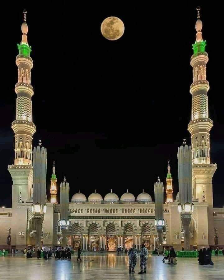 Muslim Pro Official On Twitter What A Gorgeous Sight The Full Moon Of Rajab In Masjid Al Nabawi Madinah Mashaallah Subhanallah Masjidilnabawi Madinah Rajab Https T Co Wwvchnlvg1 Twitter