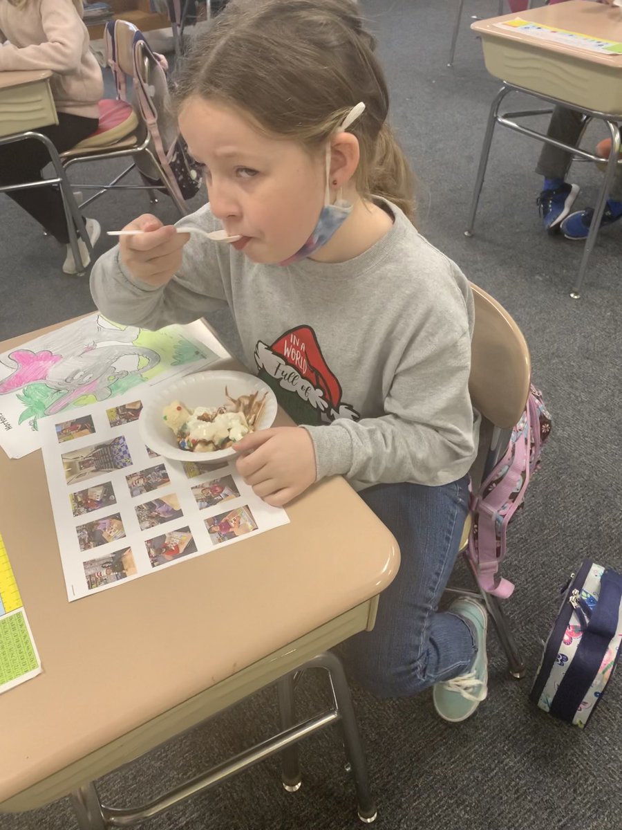 DrCarlaNeal's tweet photo. Today we had celebrations in all classes to celebrate our love for reading 📚🍦 ❤️! Wrapped it up with a Family Reading Night w/ Mrs. Hicks’ Ss! @BENPanthers #BennettRocks #proudprincipal https://t.co/NKhrIM6RYZ
