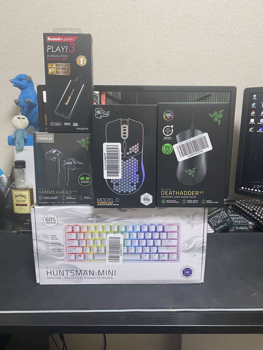 Sadomi69's tweet photo. やっと新しいのに変えれる。
てかさ、Rezerのマウスキャンセルしたのに何故か届いたし返品するのめんどくさい。 https://t.co/qiRGSzz86T