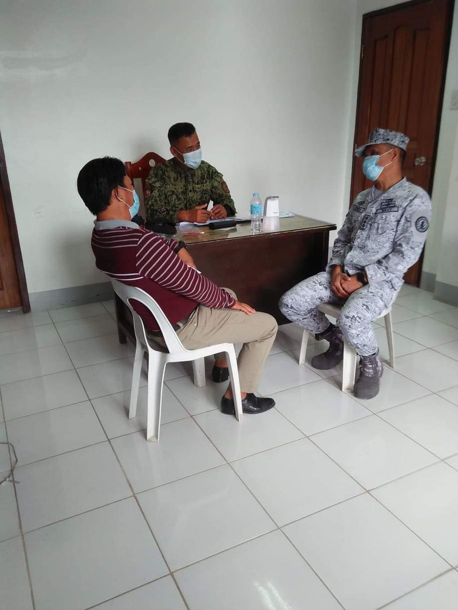 Duenas_MPS's tweet photo. Coordination and linkages:
COL ARIEL CACHUELA LEONIDA, PN renders courtesy call to PMAJ JOSE REY S PABALAN, COP of this station.Plans and programs of the organizations was tackled and the possible establishment of Philippine Navy Reservist Auxillary in the town. https://t.co/DLXSqaYXGv
