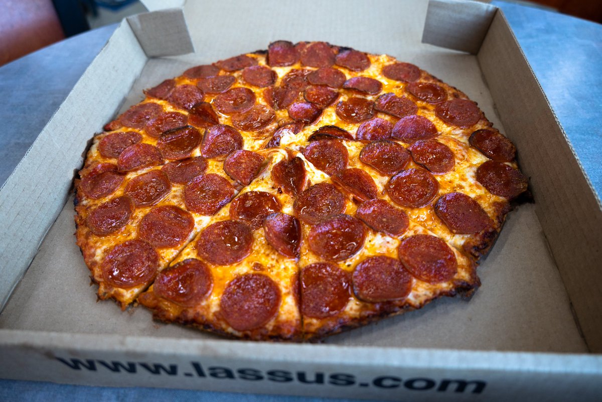 Like for thick crust
Retweet for thin crust