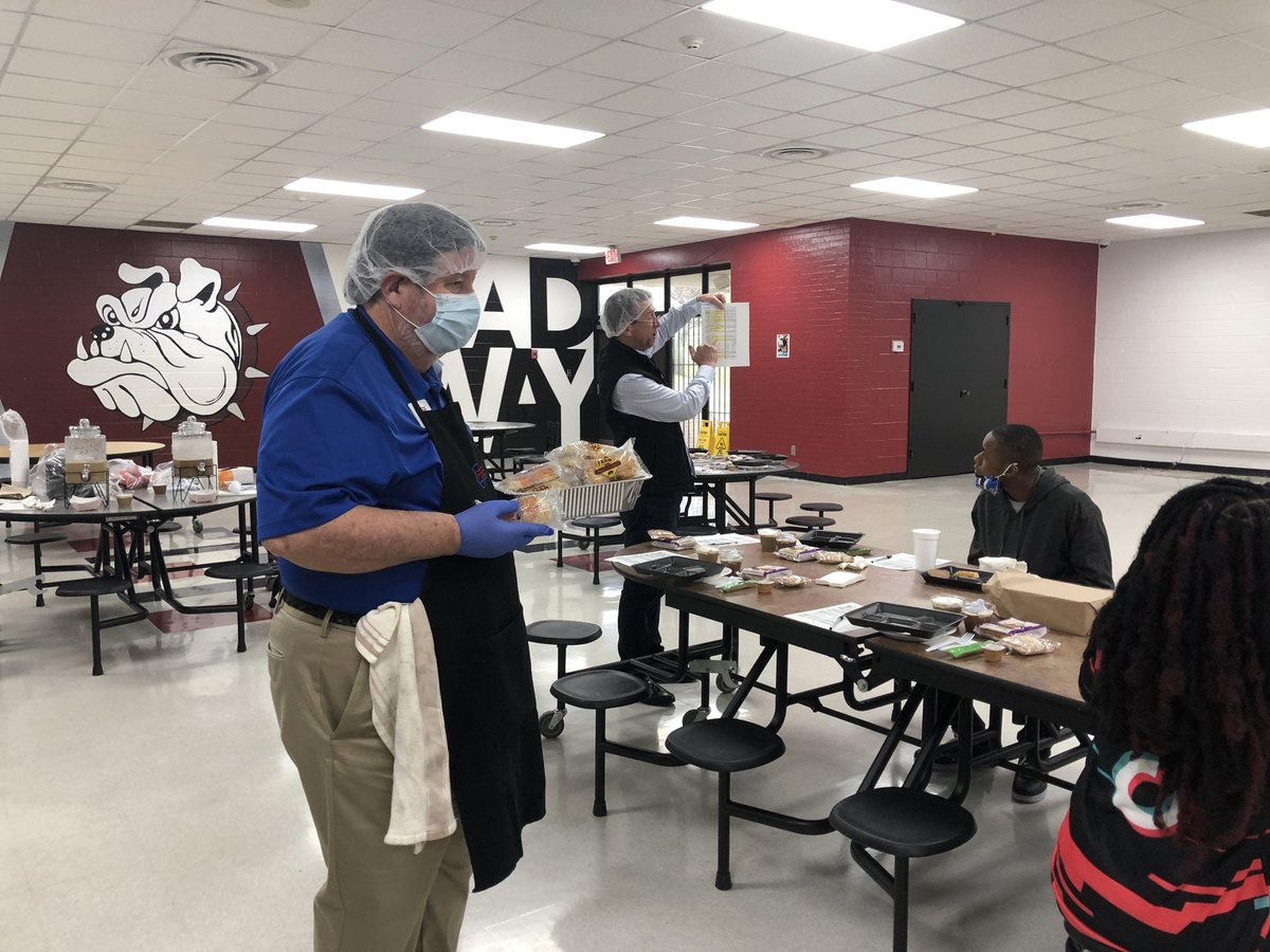 AHS_ACS's tweet photo. Special thanks to the AHS Student Culinary Advisory Committee for sampling potential new menu items.  I would like to also thanks AHS CNP for thinking outside the box for this idea... #ANewTasteForAHS https://t.co/Q77Yk633nM