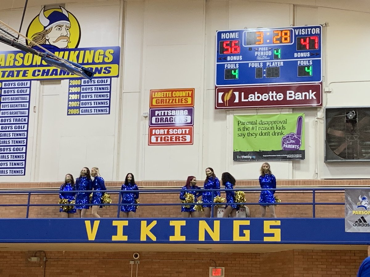 KSHSAA's tweet photo. Awesome Dance Team + fabulous Pep Band  + spirited cheerleaders + skilled players = gr8 night of hoops at Parsons HS https://t.co/0BXW0g2YHv