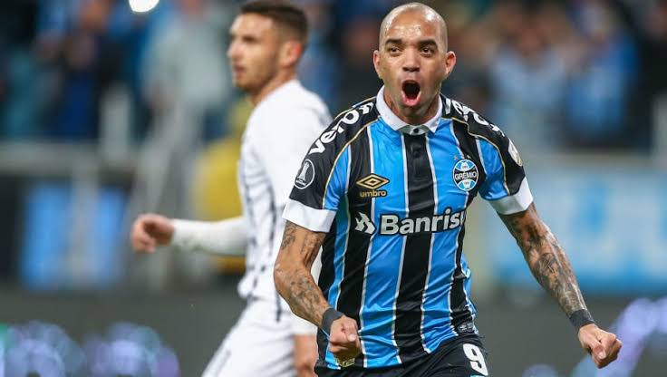 fut_rs's tweet photo. Jogadores que ganharam 1 milhão sem fazer nada https://t.co/slMBi1F2Od