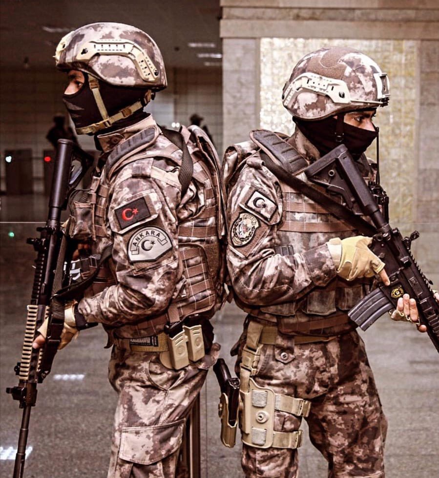 Dağ dağa yaslanır...