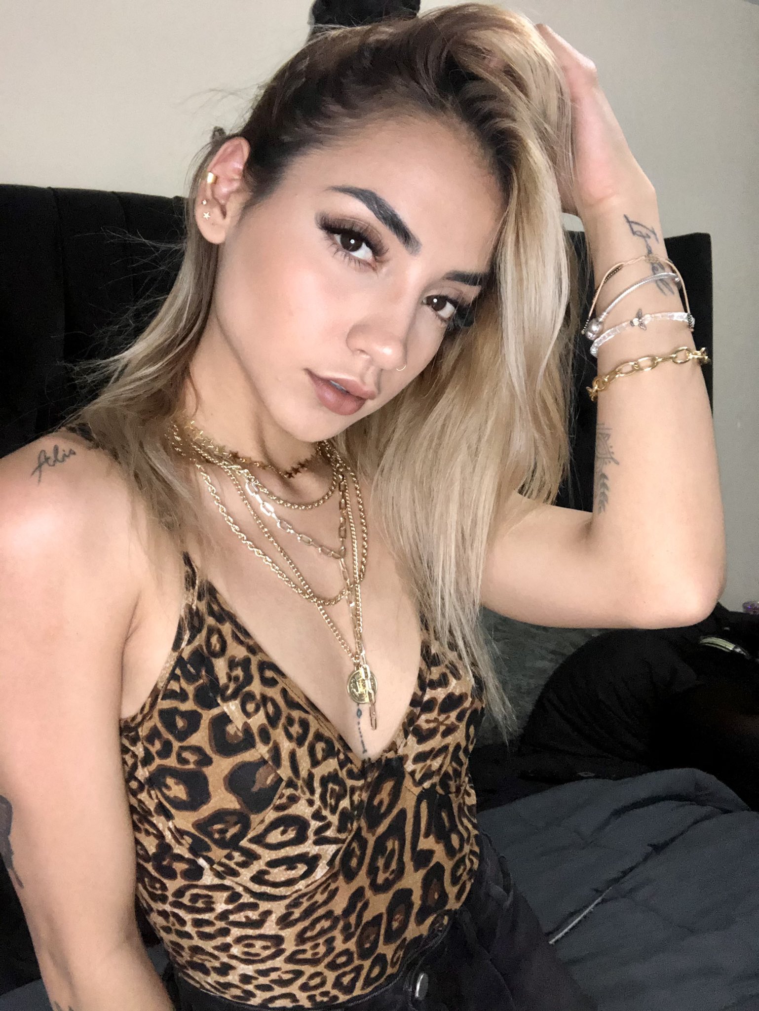 Leslie Gallardo on Twitter: "what a wild girrrrl 🐆 🧡 https://t.co