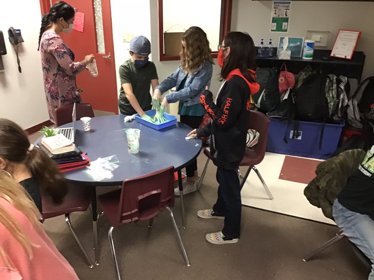 Mrs. Santa Cruz tweet media