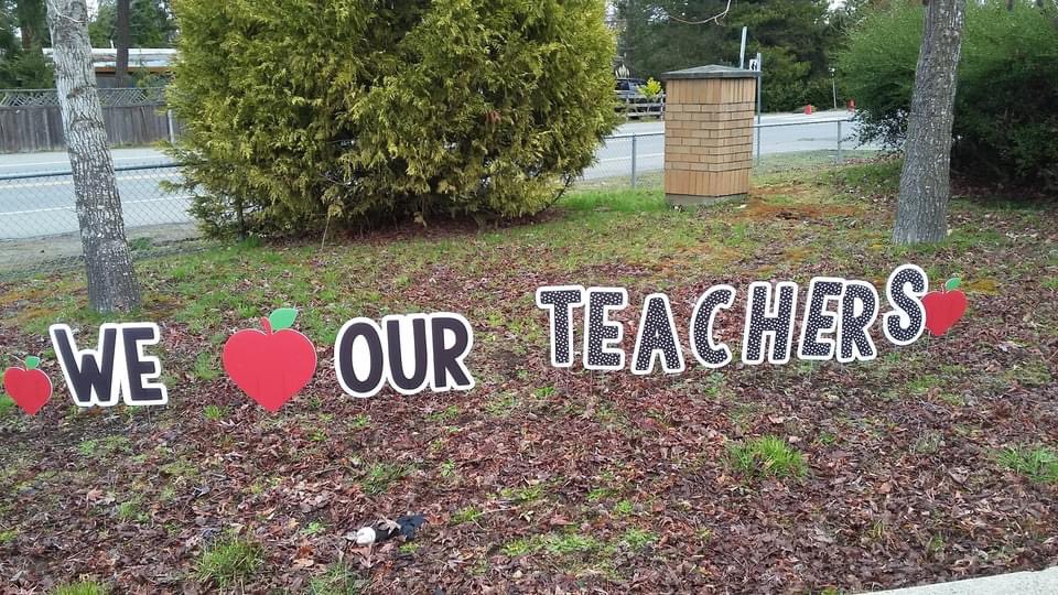 brayden_gordon's tweet photo. If anyone wants to know how school PAC’s can support their schools right now...just check out what the @ElemOceanside PAC did for us this morning!! No words can explain how much this meant to all of us. Thank you. Thank you. Thank you ❤️🙏🏻 @SD69Qualicum https://t.co/Sj8YdbEePm