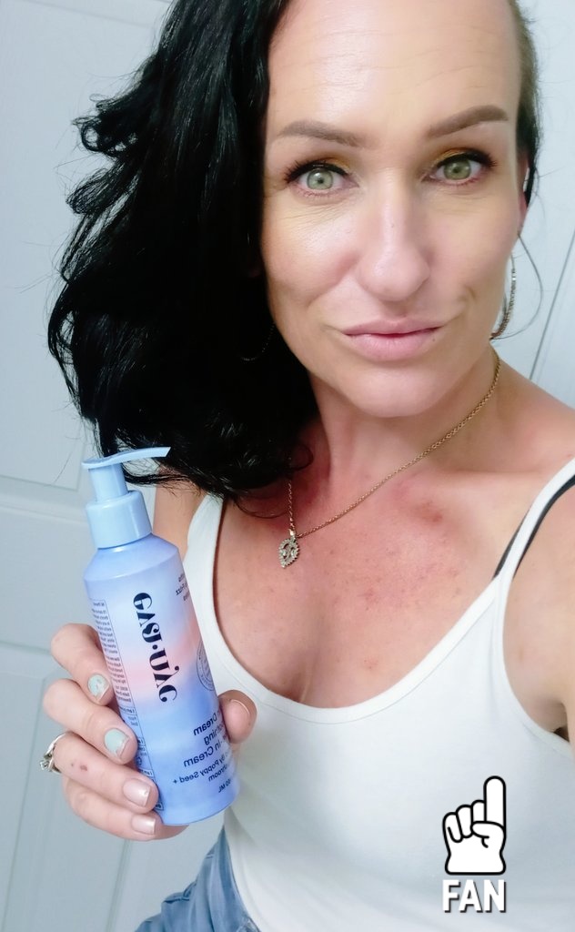 Trista_luvs's tweet photo. @evahairnyc knows hair! I have been using the Smoothing Trio with Poppy Seed & Snow Mushroom ๐ It is amazing ๐
#gifted #evahairnyc #helloimeva https://t.co/tqFYqOUTe8