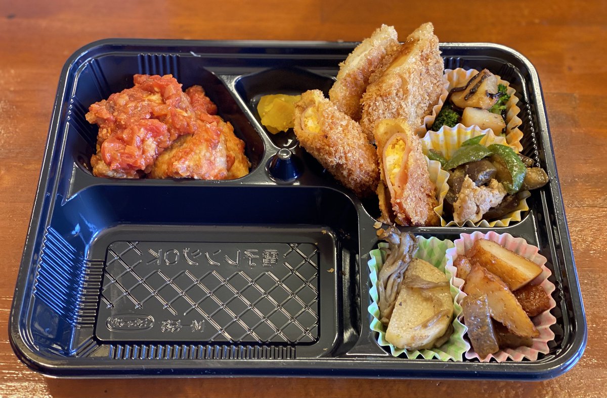 照嫁 本日の日替り弁当 かじきのトマト煮 卵サラダ入りハムカツ イカフライ 長芋と舞茸バター醤油炒め ブロッコリーとジャガイモ塩昆布 茄子生姜炒め さつま揚げとこんにゃく味噌炒め 強風で歌声が外に聞こえないだろうって 昨夜は家でカラオケ大会 照嫁 本日の日替り弁当 かじきのトマト煮 卵サラダ入りハムカツ イカフライ 長芋と舞茸バター醤油炒め ブロッコリーとジャガイモ塩昆布 茄子生姜炒め さつま揚げとこんにゃく味噌炒め 強風で歌声が外に聞こえないだろうって 昨夜は家でカラオケ大会