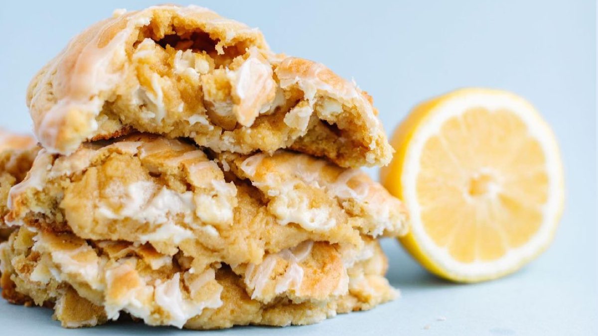 🥁🥁DRUMROLL PLEASE🥁🥁
Say hello to our newest,
PERMANENT, menu item:
Oh Sweet Lemon! 🍋
We wanted to make sure to keep this seasonal favorite available...
 ALL. YEAR. LONG.

Available Now: bit.ly/2OLHDBW