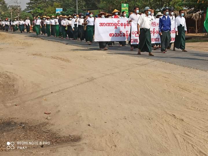 FebCoup's tweet photo. Teachers protesting against Military Coup , despite blockage by the Military in most streets in Shwebo Township. 3 March 2021.

#AgainstMyanmarMilitaryCoup 
#Mar3Coup 
#WhatsHappeningInMyanmar https://t.co/klIIFcGhQS