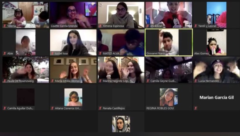 AyudameaSonreir's tweet photo. ¡Hoy nos divertimos con nuevas actividades diseñadas por amigas del Colegio Tomás Moro! ¿Quieres aprender? Disfruta el EN VIVO de hoy y compártenos cómo te quedan.
¡GRACIAS por otro mágico #Martes de #ArteASAC 🍭❤️!
#CáncerInfantil #ArteTerapia #voluntariosASAC #familiaASAC https://t.co/Rjy1msSsXC
