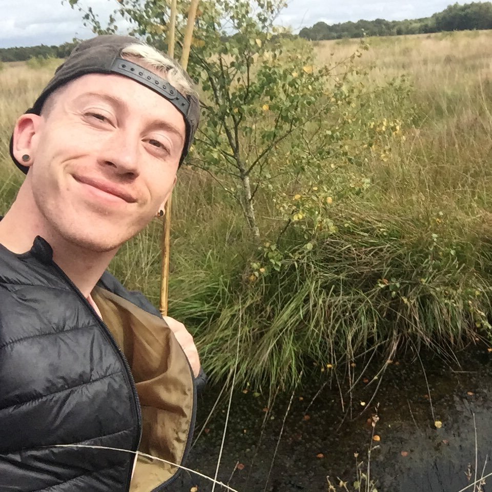 Back in 2018 @joshual951 of @nwrpi reintroduced 60 lesser bladderwort plants onto the Manchester Mosslands. As of 2020's monitoring survey, this population numbers more than 180,000 - an incredible re-establishment! @Lancswildlife chesterzoo.org/news/the-plant…