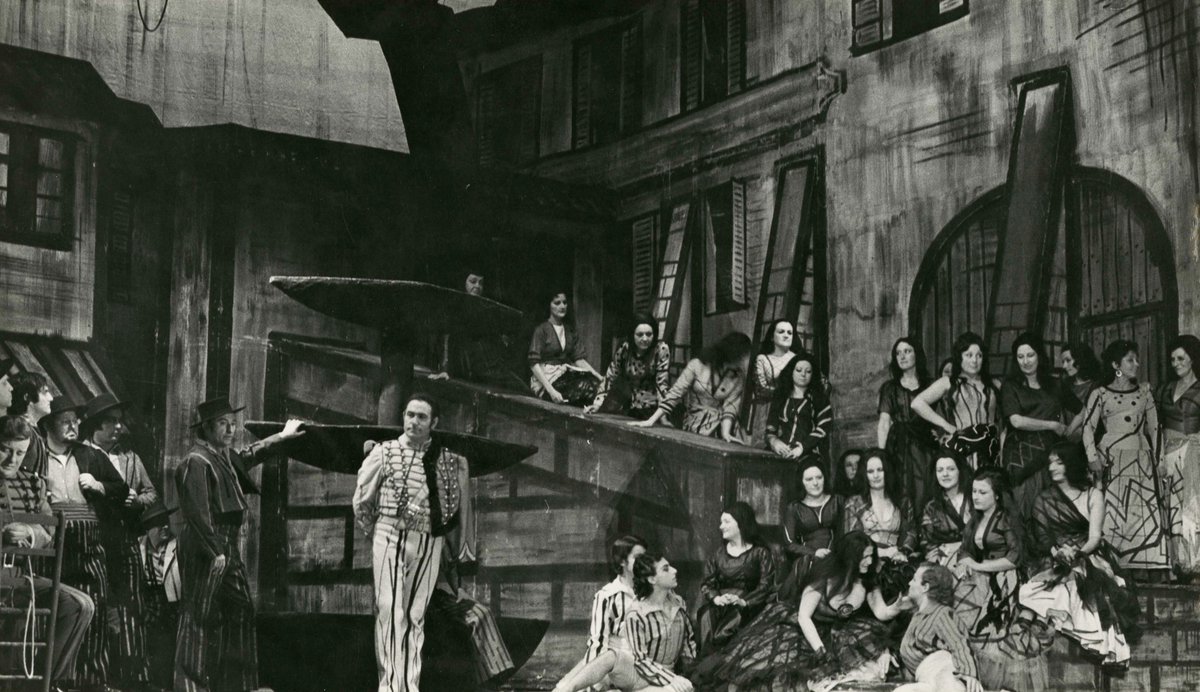 ToulouseArchive's tweet photo. #MercrediVIP
3 mars 1875 : création de #Carmen 💃, l'#opéra comique de #Bizet. Peu de lien avec @Toulouse me direz-vous... hormis les représentations jouées au #ThéâtreDuCapitole (ici en 1973) 🎼 ou la #gastronomie toulousaine🍽️...
📸 Dir. Communication
▶️ https://t.co/T8WLuJexWI https://t.co/vdTqsAxuuS