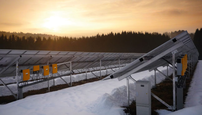 Grudzień 2020 drugim najlepszym miesiącem w historii polskiego rynku fotowoltaicznego (+274 MW). Lepszy był tylko październik 2020 (+737,6 MW według <a href="/pse_pl/">PSE S.A.</a>). Na koniec grudnia 2020 moc PV w Polsce zbliżyła się do 4 GW👍 gramwzielone.pl/energia-slonec…