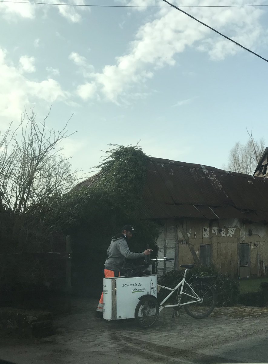 AdavDunkerque's tweet photo. Vu ce matin à Pecqueur dans la Communauté de communes d’Aire sur la Lys 🙂
A quand ce genre d’initiative à @Dunkerque ? https://t.co/1CsGAruBgu