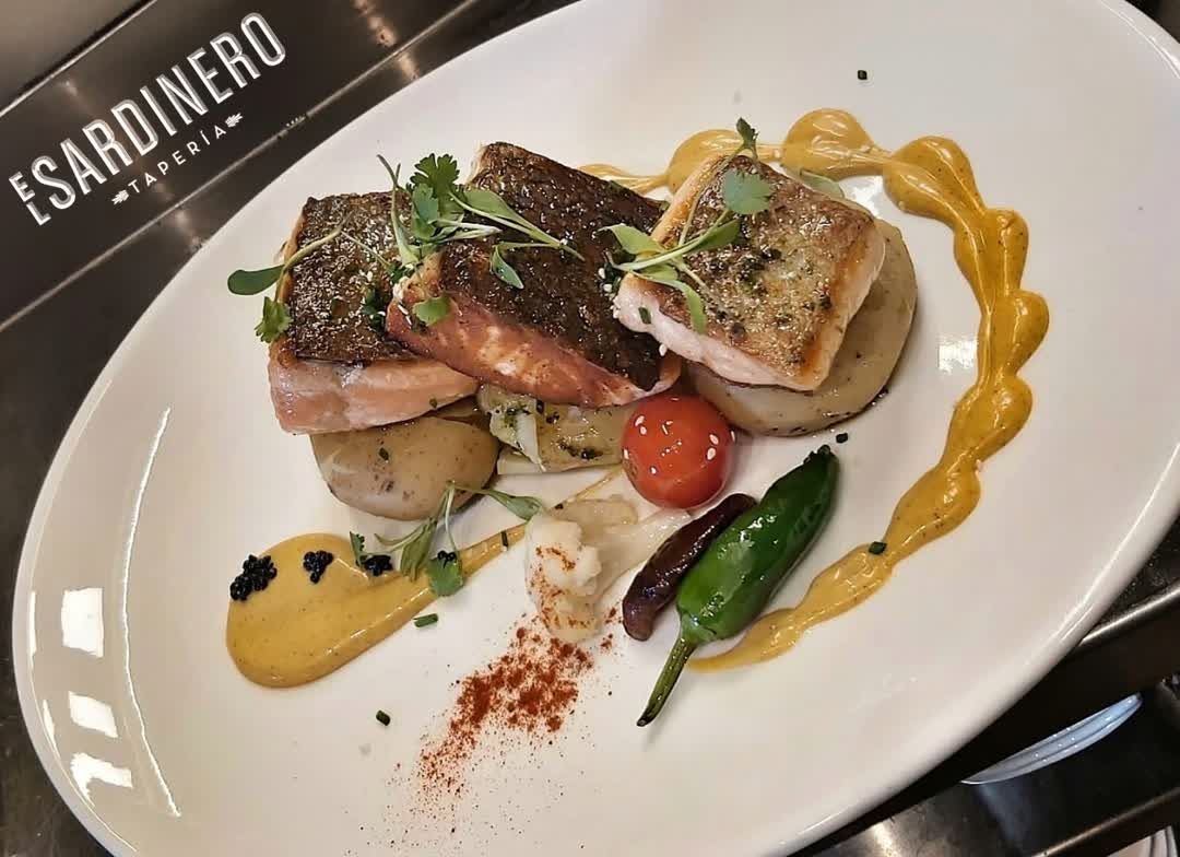 Cuidamos los detalles para que te dejes seducir 😋😉 reservamos?? 

<a href="/LaVidaEnTapas/">La Vida</a> #Sevillahoy #TDSGastro #TdsActualidad #GastronomiaSevilla #food #foodporn #Seville #tapas #slowfood #Gastro #ElSardineroTapas #SameSameButDifferent