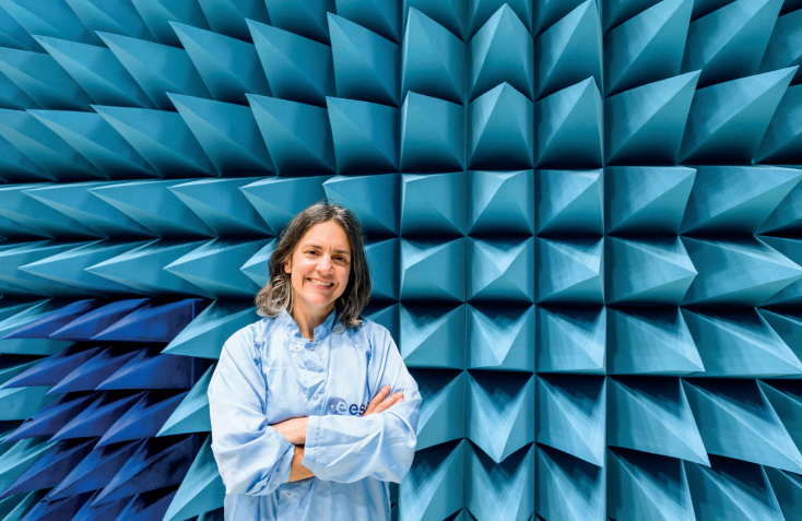 ESA_nl's tweet photo. 📰 #ESA's projectwetenschapper van #Cheops Kate Isaak vertelt meer over de missie in @NTvN_tweets op p.28 https://t.co/EzKbYqAiKw

Foto: Cheops-projectwetenschapper Kate Isaak in de #Maxwell testkamer van ESA/ESTEC. Copyright: Nederlands Tijdschrift voor Natuurkunde https://t.co/jdz40y1g9s