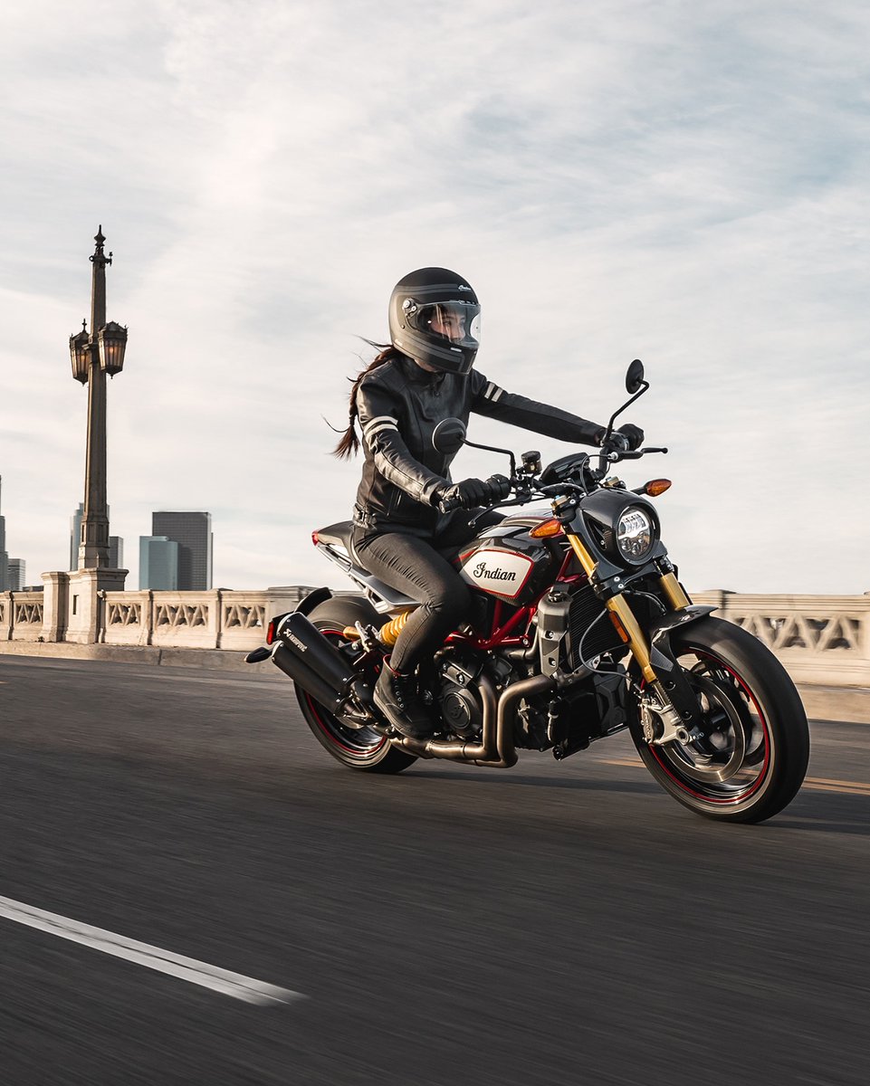 MSF__USA's tweet image. We love this tip: Create a space cushion all around. Maintain a safe following distance and change lanes and your position within a lane to best deal with other motorists and roadway surfaces. Maintain 360° awareness, always. Ride Safe...  msf-usa.org/.../If_you_rid…