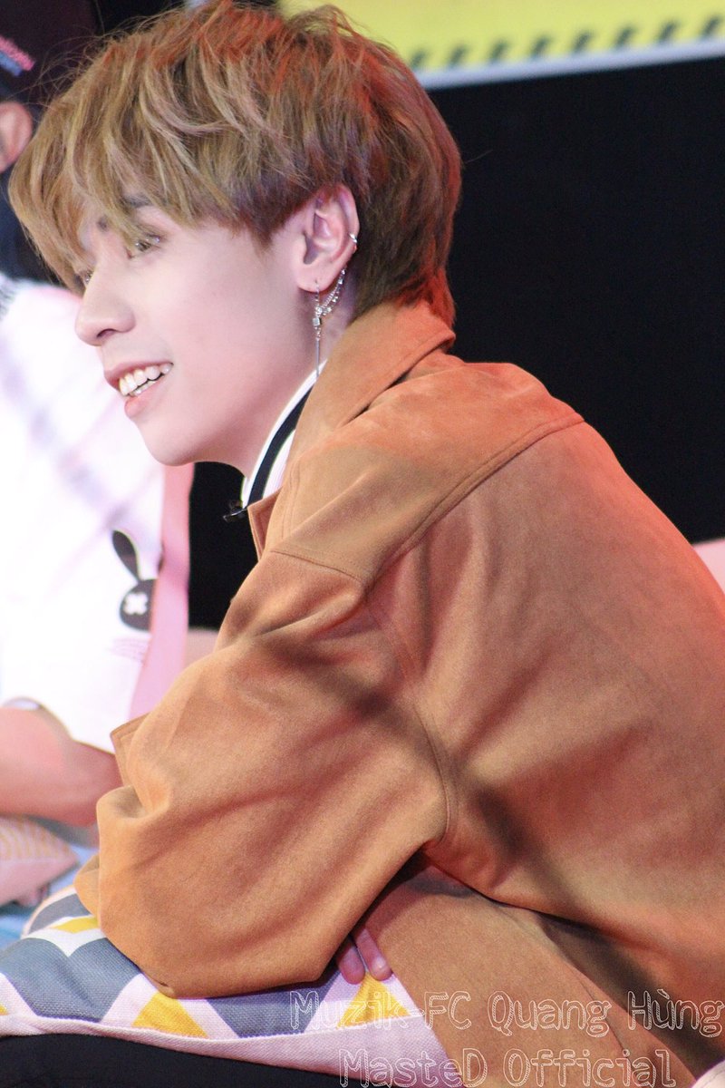 QuangHungD's tweet photo. Kinglive 02/03/2021
🦌🦌🦌🦌❤️❤️
#QuangHungMasterD #MasterD #MuzikVietNam #Muzik #KingliveWithMasterD https://t.co/iKy8ajfPk5