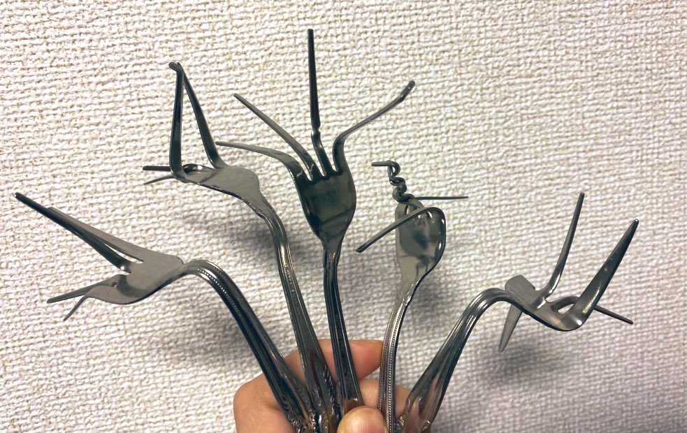 どんける灰都 錠剤の薬を半分に割りたい時は 薬をスプーンの背に乗せ 両側からグッと指で押すとキレイに割れると 薬剤師さんが教えてくれました 今までは包丁でゴギッとやって ひび割れた片方 Lemonみたいに言うな がビュンとどっかにロストしていたのです どんける灰都 錠剤の薬を半分に割りたい時は 薬をスプーンの背に乗せ 両側からグッと指で押すとキレイに割れると 薬剤師さんが教えてくれました 今までは包丁でゴギッとやって ひび割れた片方 Lemonみたいに言うな がビュンとどっかにロストしていたのです