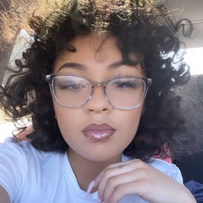 sluttyassnay's tweet photo. #NewProfilePic https://t.co/jXRAUeGiQM