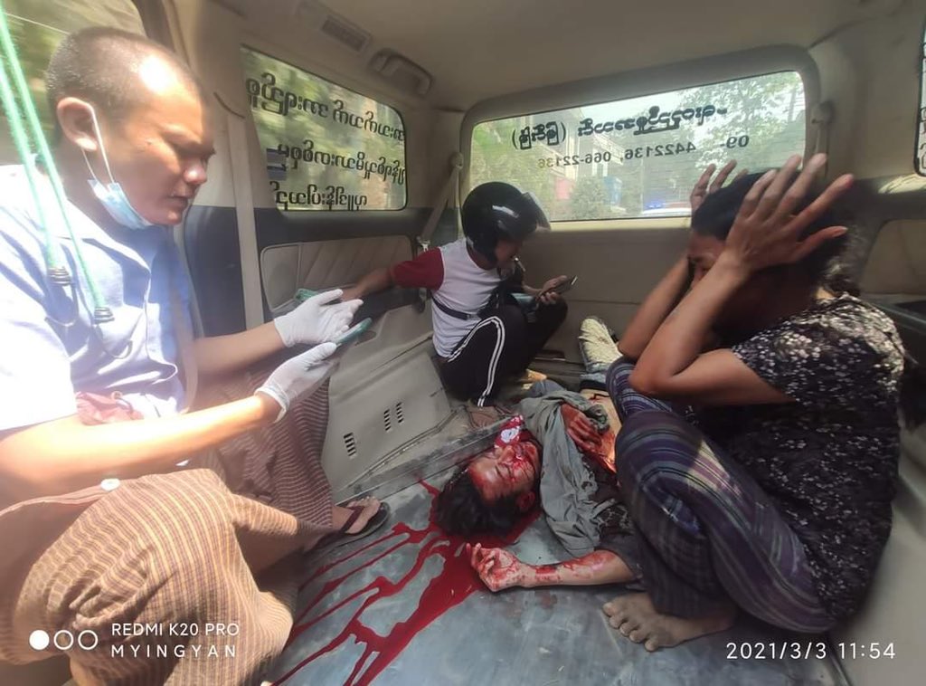Tw// blood , violence
In MyinChan, there is a report death of headshot to a youthful protester, the bullet bursting out his brain. Military and police forces are using live ammunitions .
#WhatsHappeningInMyanmar
#Mar3Coup