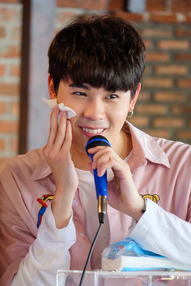 Princefrog_mos's tweet photo. เธอคือหวานเย็น แค่เห็นหน้าเธอแล้วฉันก็ชื่นใจ
ชีวิตที่มีเธอคงจะสดใส แค่มีเธอมาใกล้ชิดกัน.
ไม่อยากเป็นทิชชู แต่อยากเป็นเช็คเธอ ผ่าม!!!
#ปอยปี้เอ๋อแท้ไม่ปรุงแต่ง
#มูมู่ของเด็กเด๋อ
#PerPoyOpenHouse https://t.co/5ayowdpb0b