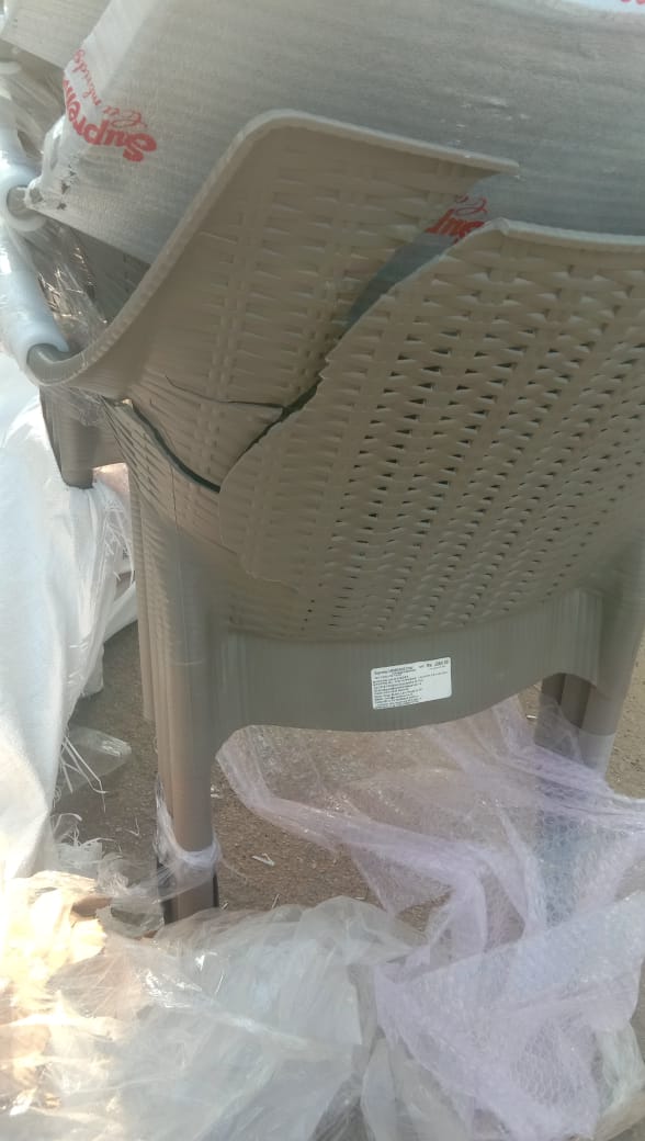 thegoyal's tweet photo. Never thought would be tweeting about negligence or gross unprofessionalism of a company like @amazon @amazonIN being a prime member for years they've delivered broken goods which have been paid for and not picking up their broken delivery #customerservice #sellerscam #scam https://t.co/tswF7zzyLH