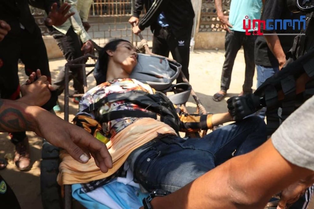 TW // blood,violence. Another headshot in Monywa. The girl is in serious condition. Many other civilians also got injuries. Why don’t we have the rights to protest peacefully?source: Monywa Gazette news <a href="/freya_cole/">Freya Cole</a> #WhatsHappeninglnMyanmar #Mar3Coup