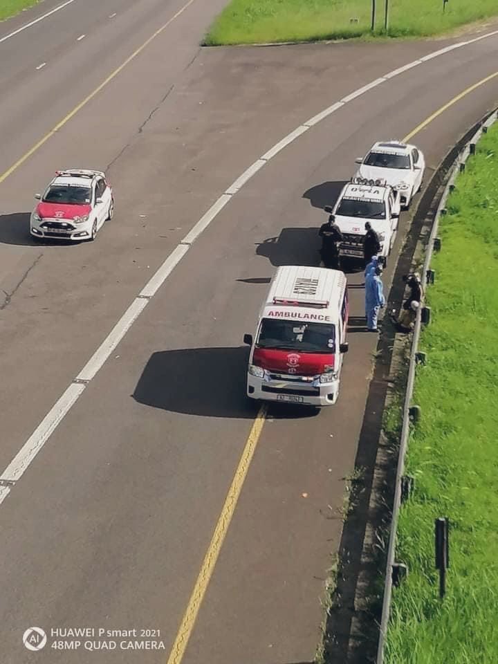 BaeWatch411's tweet image. A 25 year old woman was dumped in a cane field after she was raped at gun point by a taxi driver &amp;amp; his conductor on Monday.

She made her way to the highway where she flagged down a passing motorist who contacted Local authority for assistance.

#WomenAlert #WomenLivesMatter