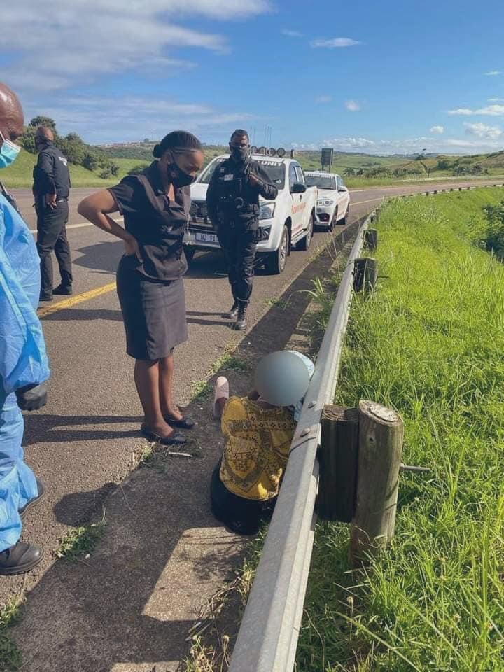 BaeWatch411's tweet image. A 25 year old woman was dumped in a cane field after she was raped at gun point by a taxi driver &amp;amp; his conductor on Monday.

She made her way to the highway where she flagged down a passing motorist who contacted Local authority for assistance.

#WomenAlert #WomenLivesMatter