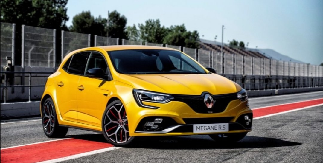 Debora00817500's tweet photo. Più la guardo...più me ne innamoro ❤️ #RENAULT #RSTROPHY https://t.co/kyteTxyx9F