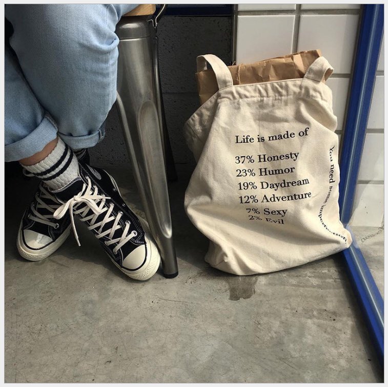ethpreorder's tweet photo. 🧸•preorder •🧸

กระเป๋าผ้า Life is made of ✨

〰️วัสดุ : ผ้าฝ้าย
〰️ขนาด : 35*40 cm
〰️สาย ยาว : 64 cm

🍑 190 บาท รวมส่ง

#ถุงผ้า #ถุงผ้าสไตล์เกาหลี #กระเป๋าผ้า #ethpreorder #ถุงผ้าน่ารัก #ถุงผ้าลดโลกร้อน #กระเป๋า #กระเป๋าสวยๆ #กระเป๋าสวย https://t.co/t7N7cc3tBc