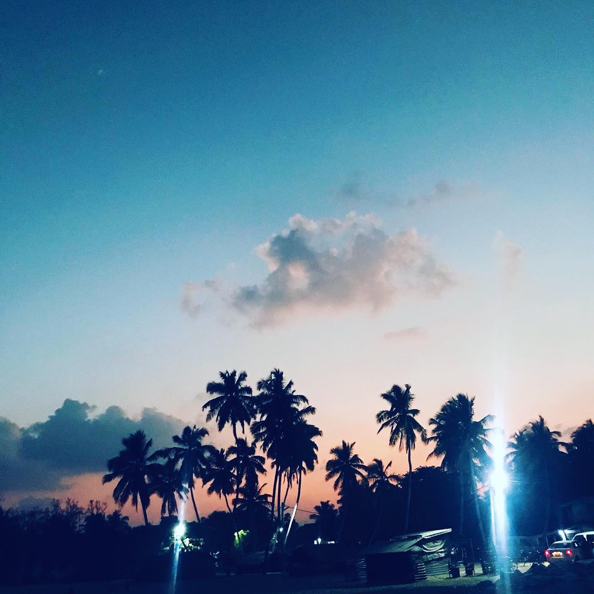 dilsath92's tweet image. #Oluvil #Beach #LightHouse #Evening #Vibes #Phone_Photography
