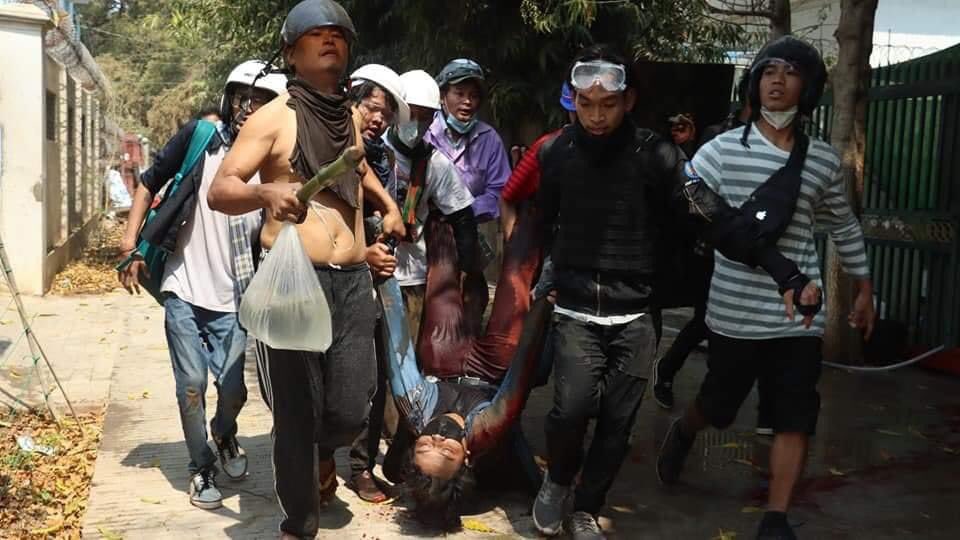 [MONYWA] 

7 SHOT, 4 DEAD. Bloody day in Monywa as soldiers opened live rounds on civilians. Casualties are still coming in.

#WhatsHappeningInMyanmar
#Mar3Coup

Source: facebook.com/cookingmonywa/

<a href="/freya_cole/">Freya Cole</a> <a href="/KenRoth/">Kenneth Roth</a> @MayWongCNA <a href="/TostevinM/">Matthew Tostevin</a> <a href="/RapporteurUn/">UN Special Rapporteur Tom Andrews</a> <a href="/YourAnonCentral/">Anonymous</a>