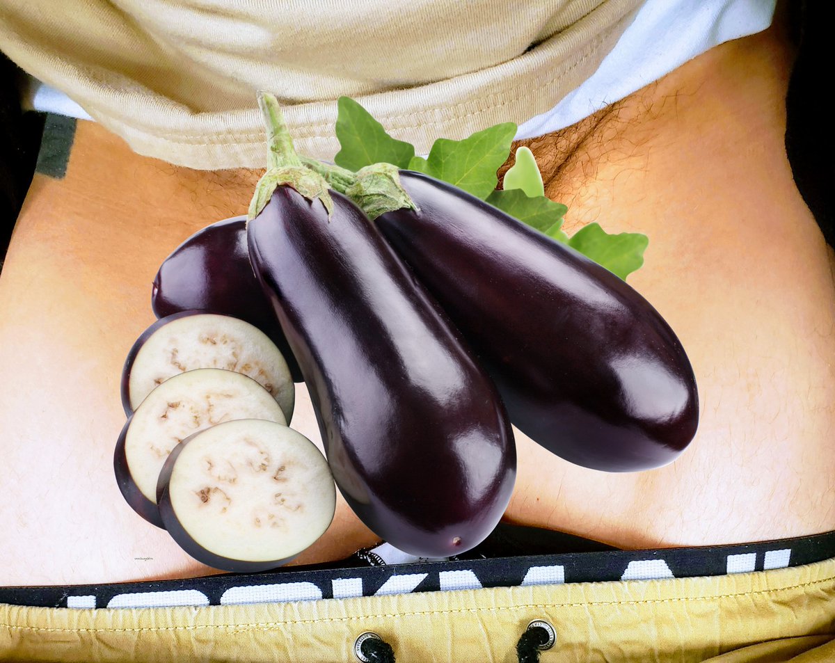 yourkingmrkobe's tweet photo. If you want to see the eggplant under the sticker subscribe to .you onlyfans 😉🍆
50$ off for the next 3 fans!
https://t.co/Vd6YxsxVg4
#AdultWork #onlyfansgay #OFboy #eggplant #uncut #censored #newcontent #onlyfansdiscount https://t.co/JF88A4oBbj