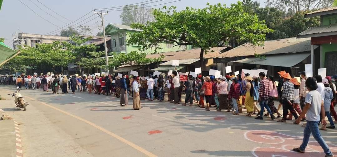 Tens of thousands of people protest against the military dictatorship in Kalewa
JUSTICE FOR MYANMAR
#WhatsHappeninglnMyanmar 
#Mar3Coup