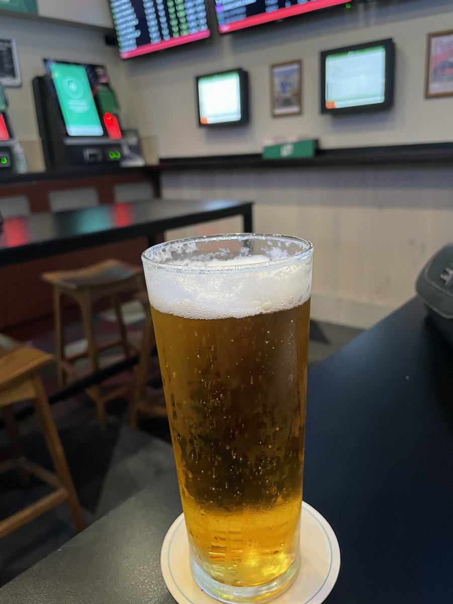 BacktheZhorse's tweet photo. Not a sip yet.. #tideisout seems the way they pour now? https://t.co/0tqWJA5u2a